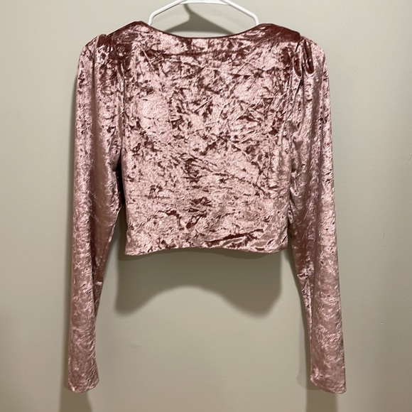 NWT Wayf X Emma Rose Samantha Ruched Long Sleeve Velvet Crop Top Fall Velour - Picture 8 of 8
